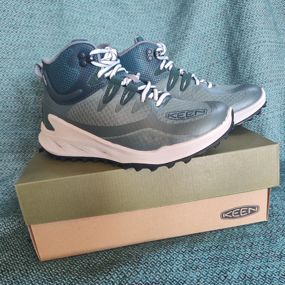 Keen Green and Gray Hiking Shoes
